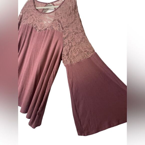 Torrid Mauve Colored Lace Flowy Long Sleeved Tunic Top size 4 Super Soft Knits - Picture 2 of 9